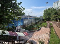  width: 100%; height : 150px