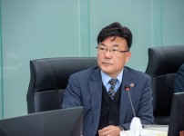  width: 100%; height : 150px