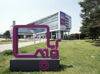  width: 100%; height : 150px