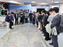  width: 100%; height : 150px