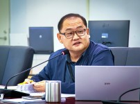  width: 100%; height : 150px