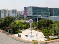  width: 100%; height : 150px